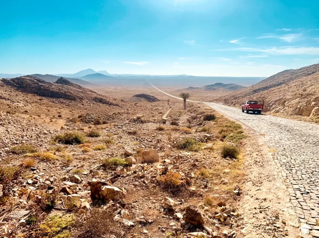 La famosa Route 66 di Boavista che attraversa il deserto interno dell'isola a Capo Verde.